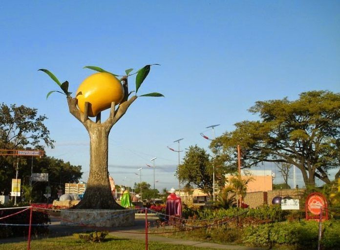 Monumento al Mango en San Carlos
