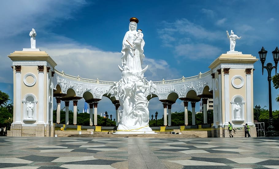 Plaza Monumento a la Chinita